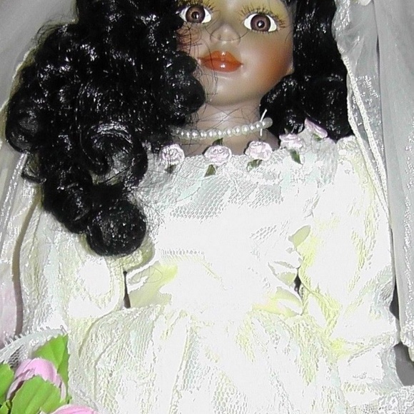 BeautifulPorcelain Handcrafted Wedding Black Doll - Picture 6 of 8